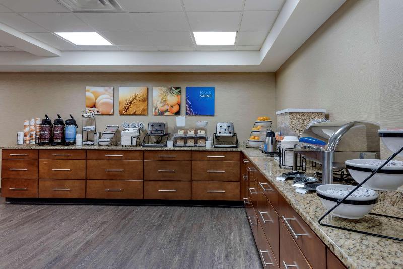 هتل Comfort Inn The Pointe