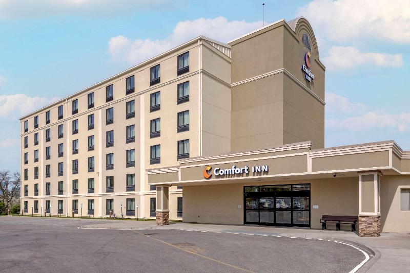 هتل Comfort Inn The Pointe