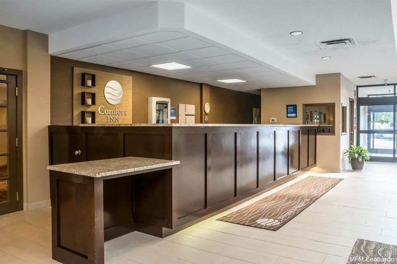 هتل Comfort Inn The Pointe