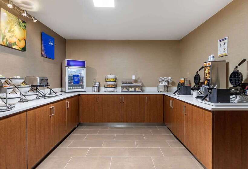 هتل Comfort Inn University