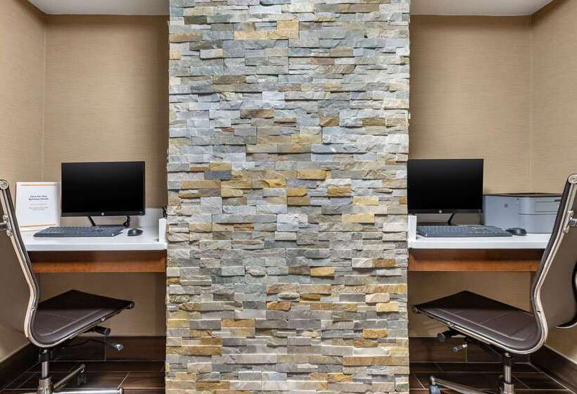 هتل Comfort Inn University