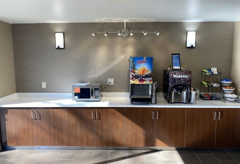 هتل Comfort Inn University