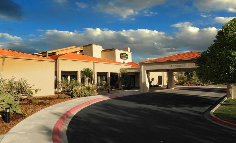 هتل Courtyard By Marriott Albuquerque Airport