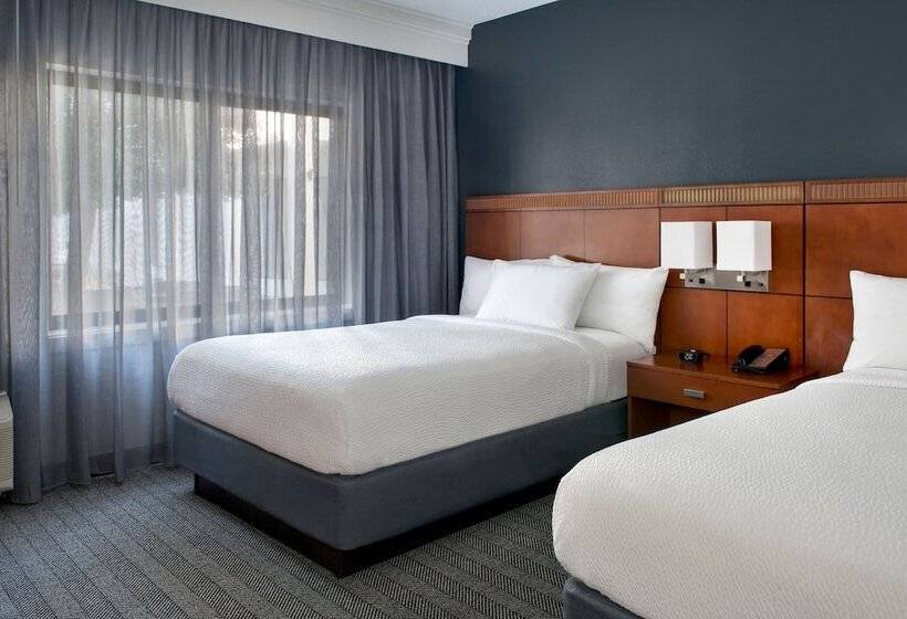 هتل Courtyard By Marriott Annapolis