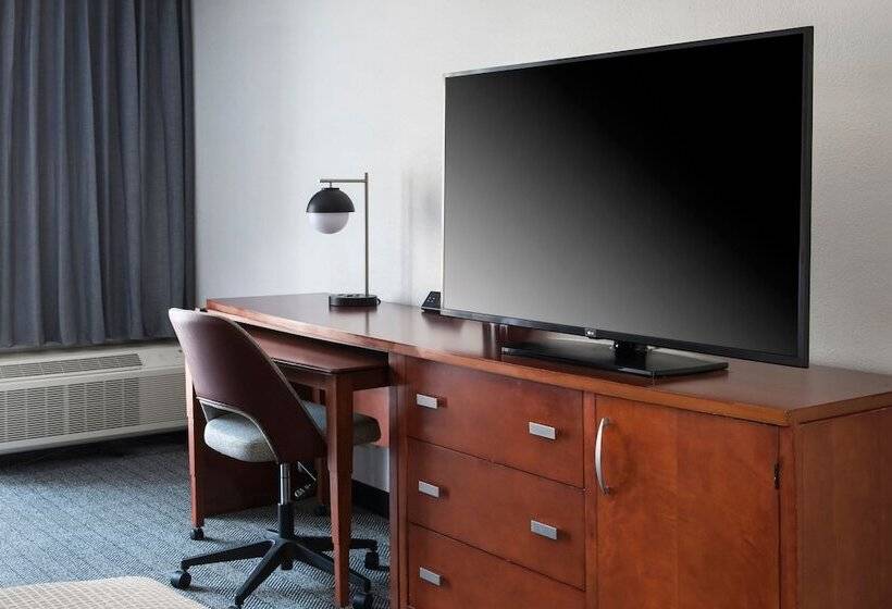 هتل Courtyard By Marriott Annapolis