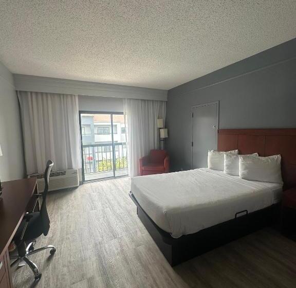 בית מלון כפרי Super 8 By Wyndham Dallas Love Field Airport