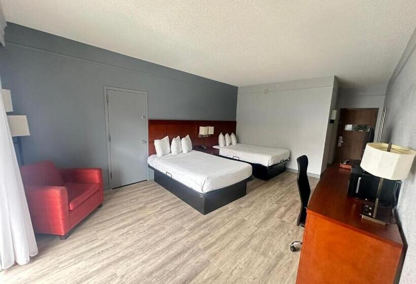 בית מלון כפרי Super 8 By Wyndham Dallas Love Field Airport