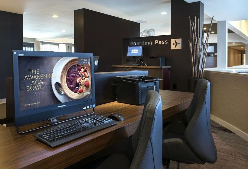 فندق Courtyard By Marriott Poughkeepsie