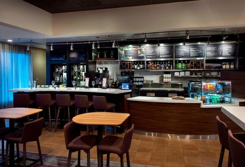 فندق Courtyard By Marriott Poughkeepsie