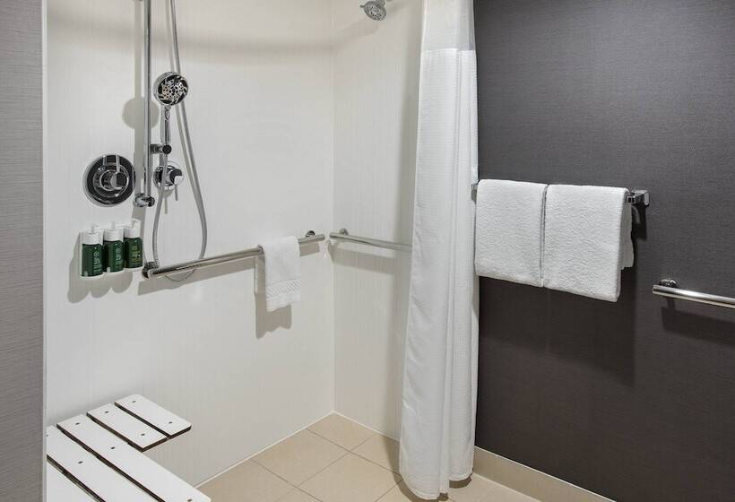 فندق Courtyard By Marriott Poughkeepsie
