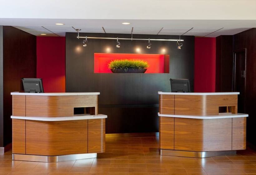 هتل Courtyard By Marriott Columbus