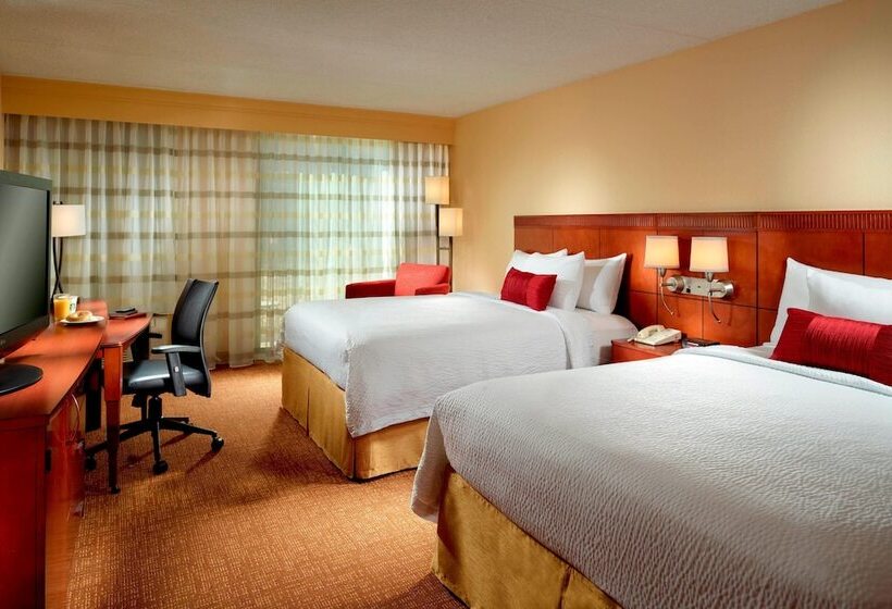 هتل Courtyard By Marriott Columbus
