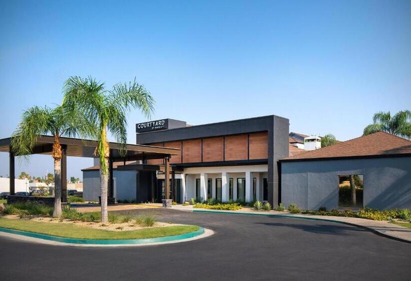 هتل Courtyard By Marriott Fresno