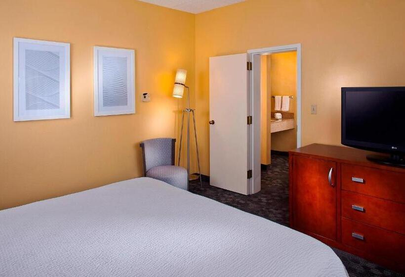 هتل Courtyard By Marriott Huntsville University Drive
