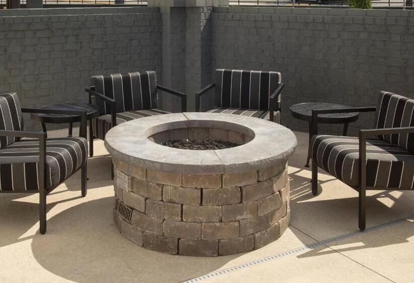 בית מלון כפרי Courtyard Winstonsalem University