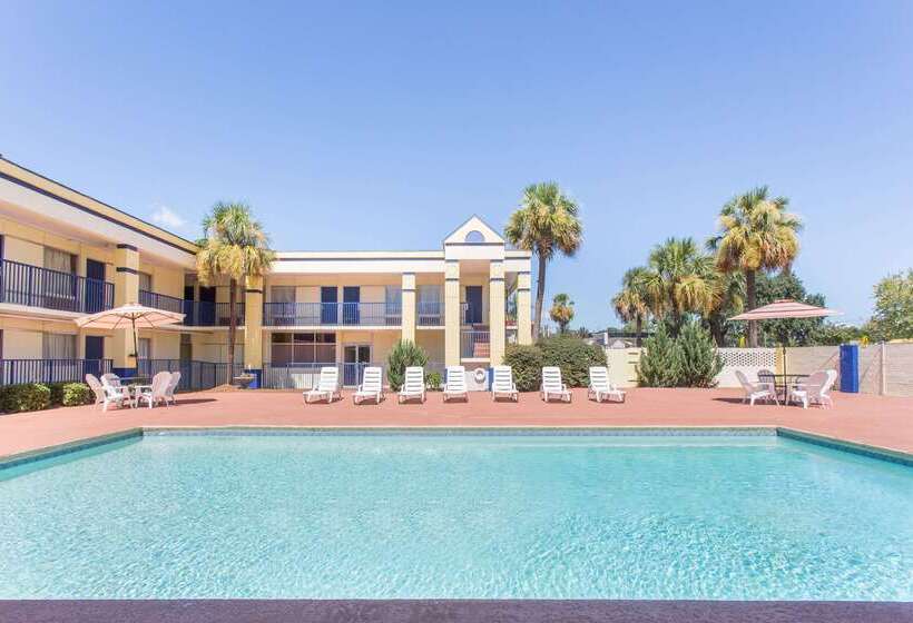 هتل Days Inn By Wyndham Albany