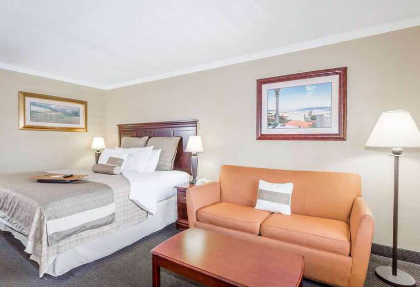 هتل Days Inn By Wyndham Destin