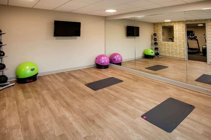 هتل Days Inn & Suites By Wyndham Duluth By The Mall