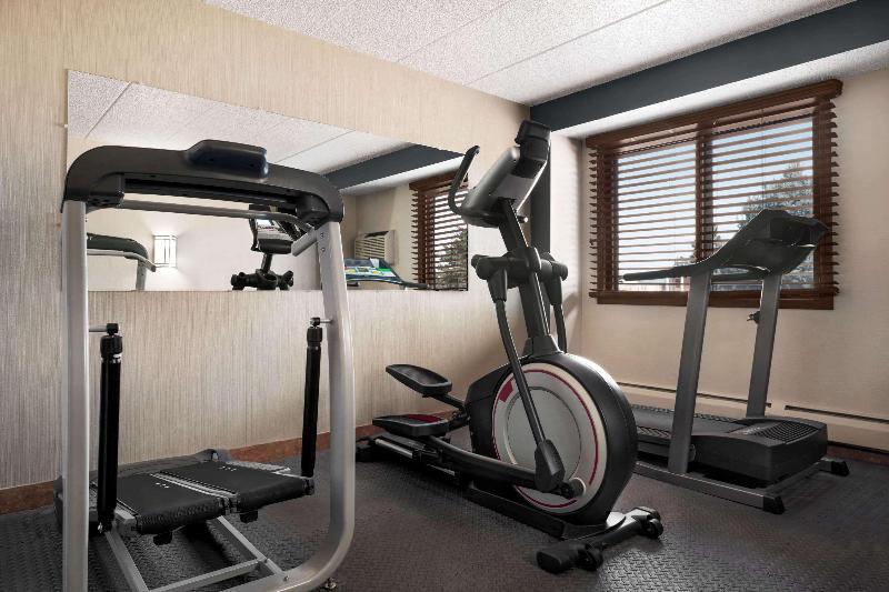 هتل Days Inn By Wyndham Fort Collins