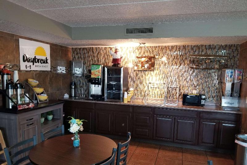 هتل Days Inn By Wyndham Fort Collins
