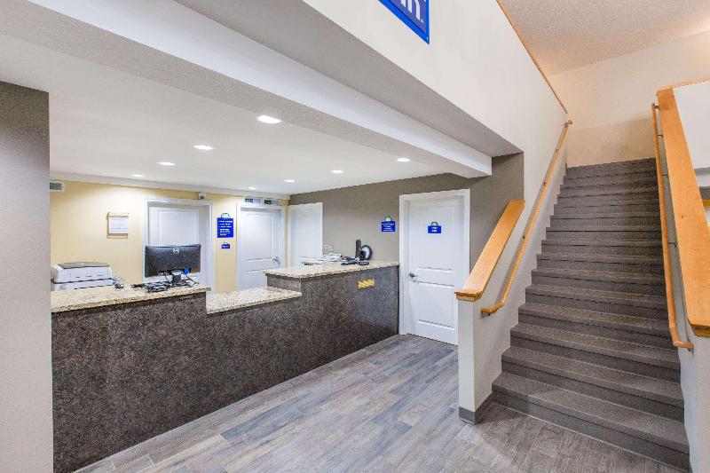 Отель Days Inn By Wyndham Hays