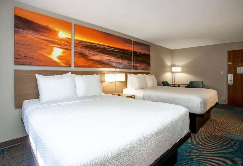 هتل Days Inn By Wyndham Marquette