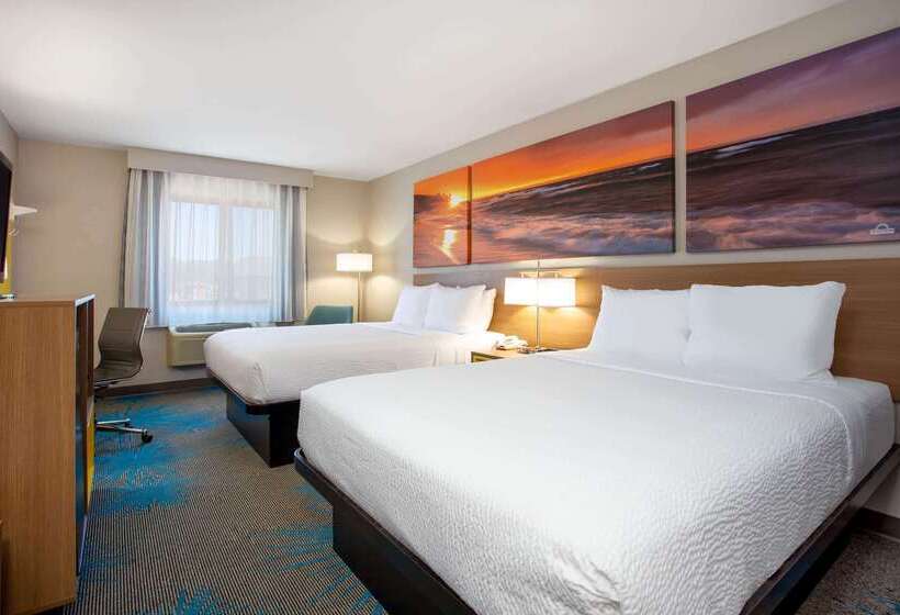هتل Days Inn By Wyndham Marquette