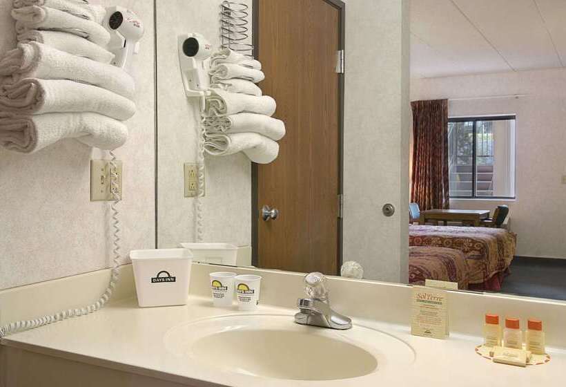 호텔 Days Inn By Wyndham Morehead