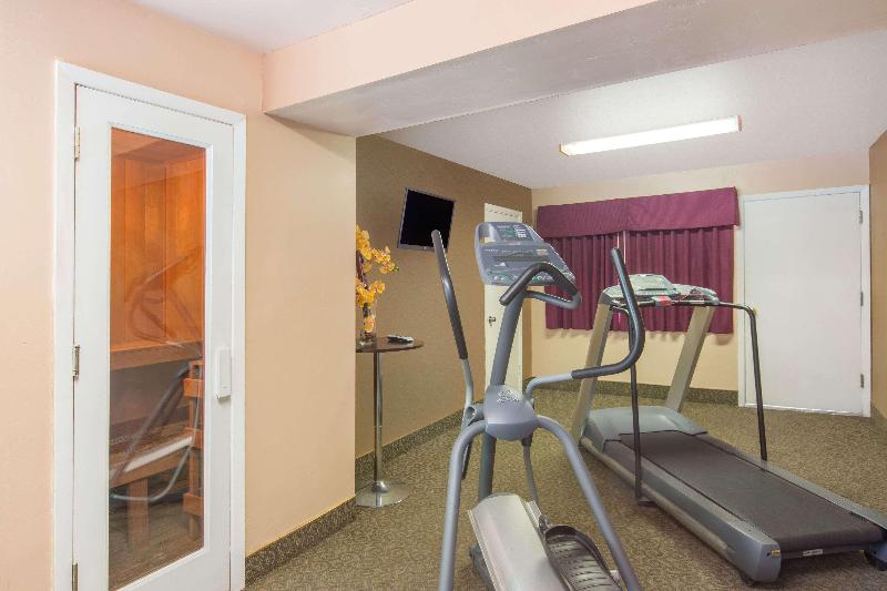 فندق Days Inn By Wyndham Redwood City