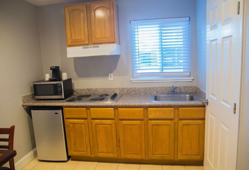 فندق Days Inn By Wyndham Redwood City