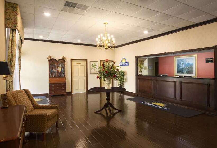 هتل Days Inn By Wyndham Rome Downtown