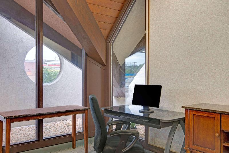 酒店 Days Inn By Wyndham Washington