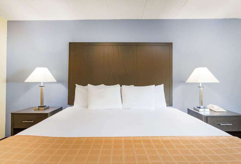 בית מלון כפרי Days Inn By Wyndham Wilkes Barre