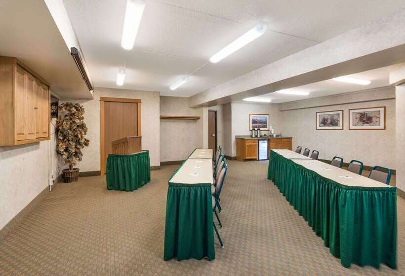 فندق Days Inn & Suites By Wyndham Bozeman