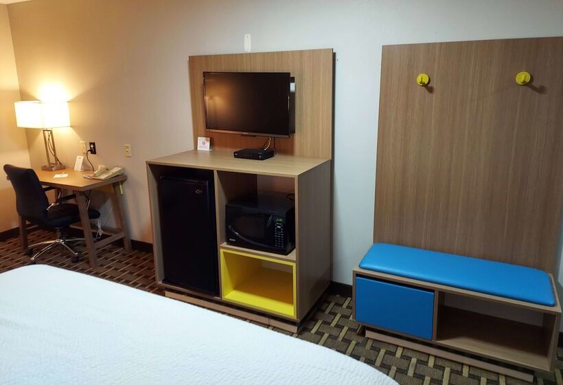 هتل Days Inn & Suites By Wyndham Huntsville