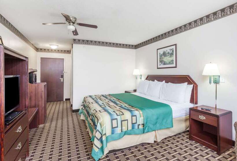 هتل Days Inn & Suites By Wyndham Huntsville