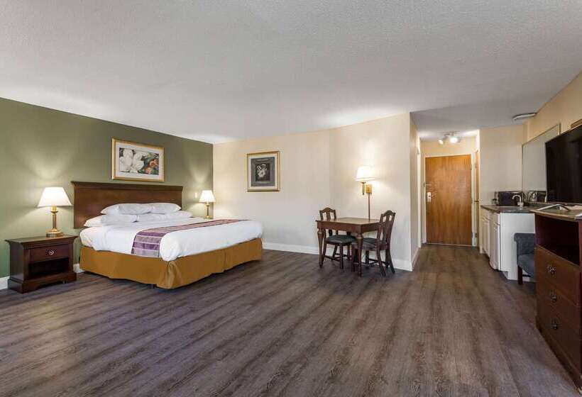 בית מלון כפרי Days Inn & Suites By Wyndham Rocky Mount Golden East
