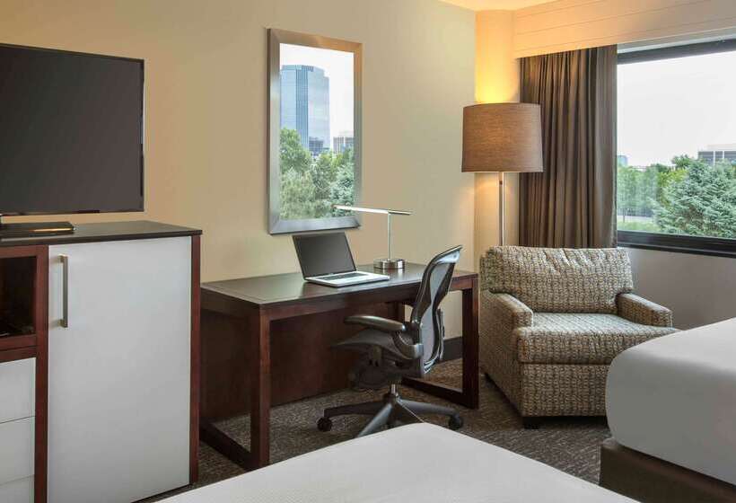 هتل Doubletree By Hilton Chicago Schaumburg