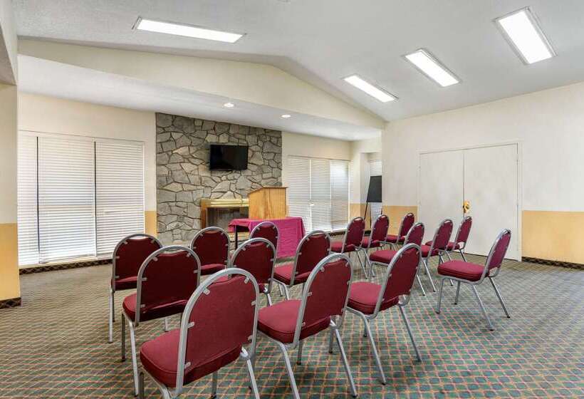 فندق Econo Lodge