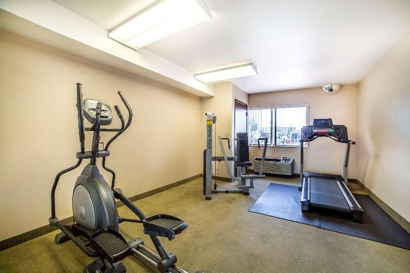 בית מלון כפרי Econo Lodge Inn And Suites Sandy