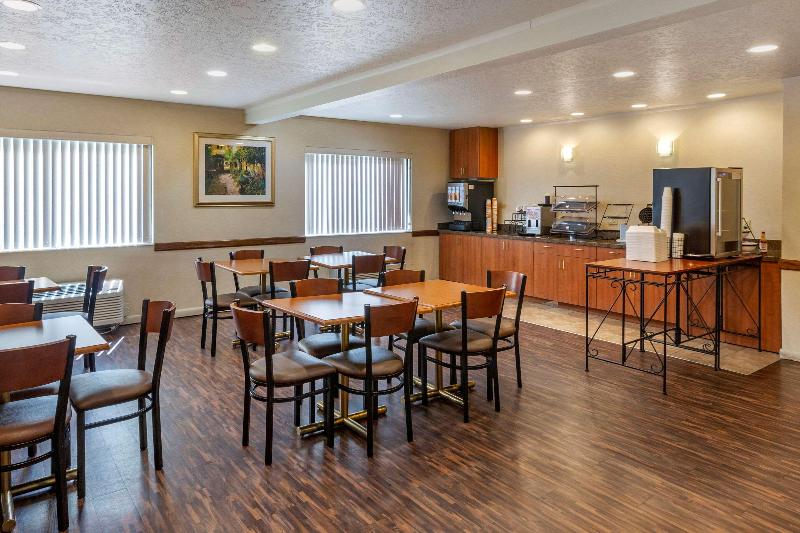 בית מלון כפרי Econo Lodge Inn And Suites Sandy