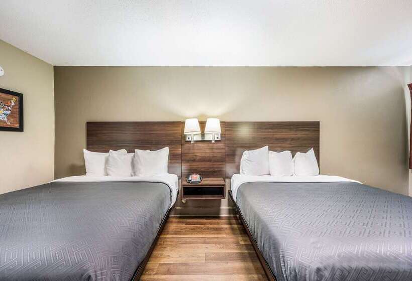 هتل Econo Lodge Inn & Suites University