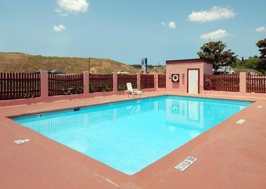 Отель Relax Inn Milledgeville