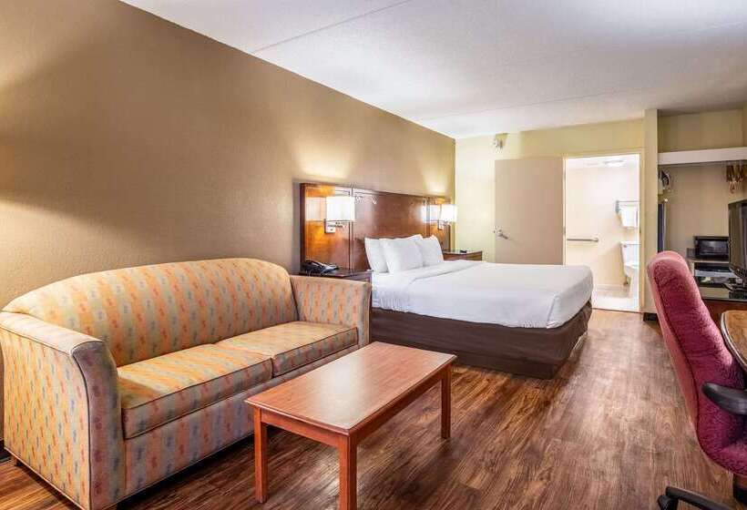 هتل Econo Lodge Naval Station Norfolk
