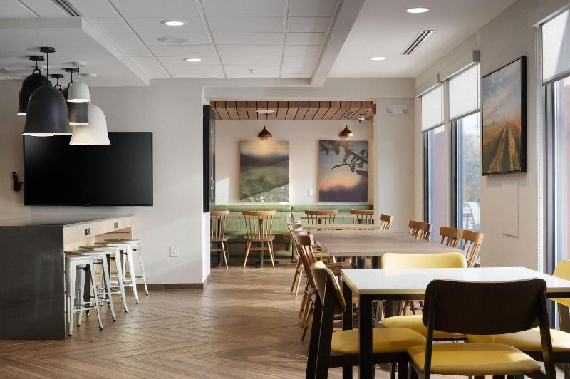 Отель Fairfield Inn & Suites By Marriott Pottstown Limerick
