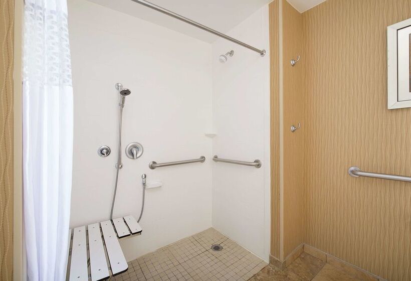 Отель Hampton Inn Haverhill