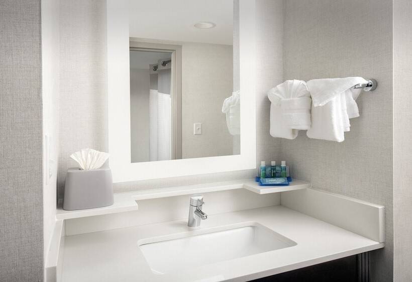 هتل Holiday Inn Express Boston Saugus, An Ihg