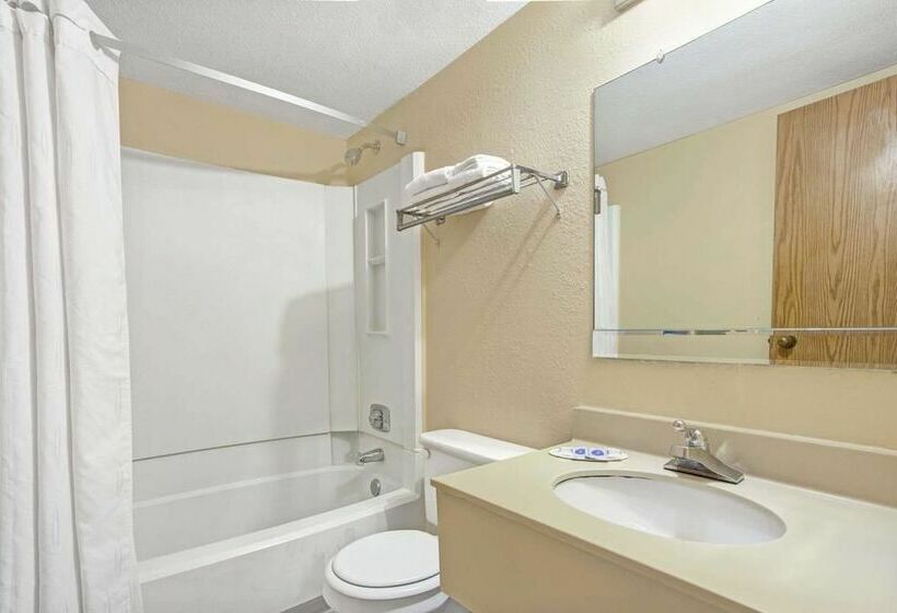 ホテル Monte Carlo Inn