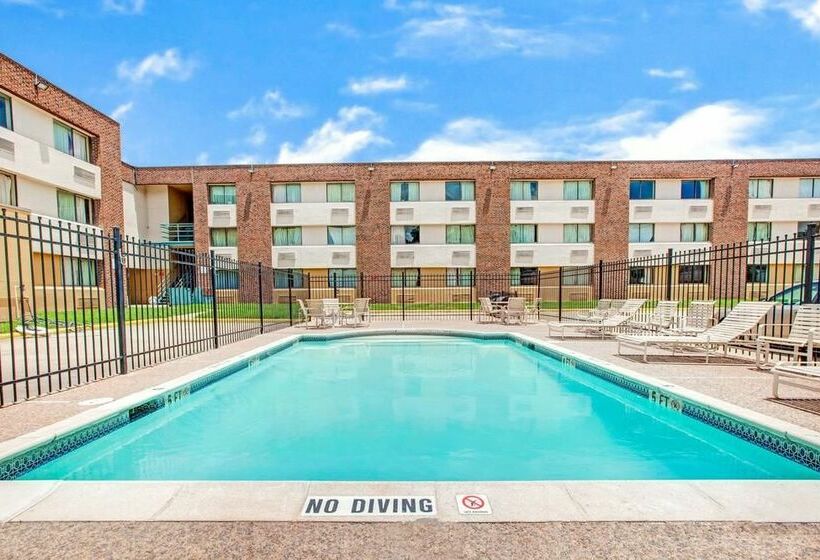 ホテル Monte Carlo Inn