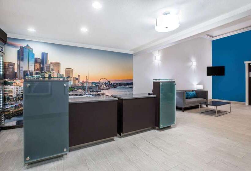 فندق La Quinta Inn By Wyndham Everett